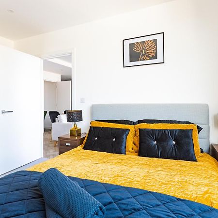 Luxury Apt Near Canary Wharf With Stunning Views Лондон Экстерьер фото